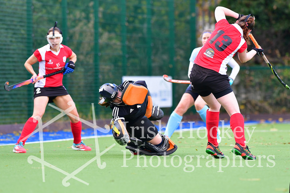 Emma Buckley attempts a save