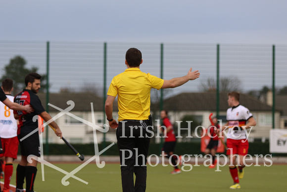 Umpire Rob Argent