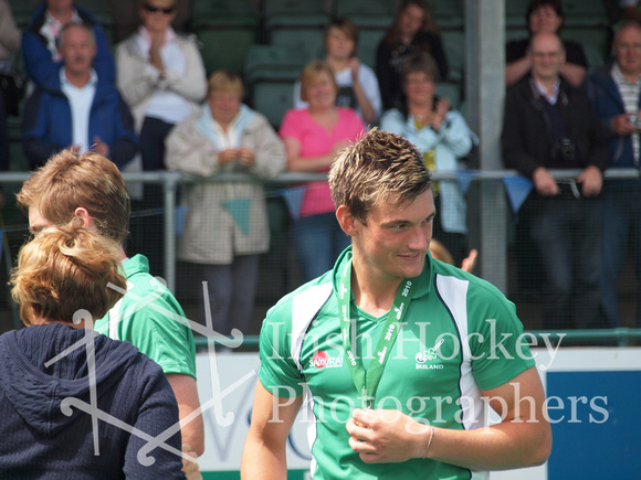 Richard Sykes collects his winners medal