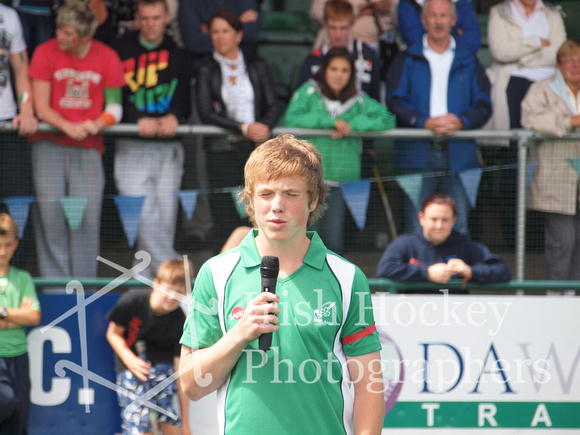 Captain Ian Sloan makes his speech