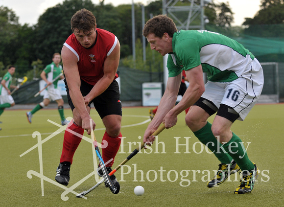 Ronan Flannery tackles