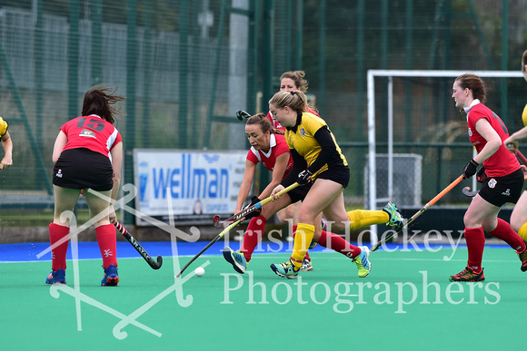 Yvonne O'Byrne and Sarah Quill battle for the ball